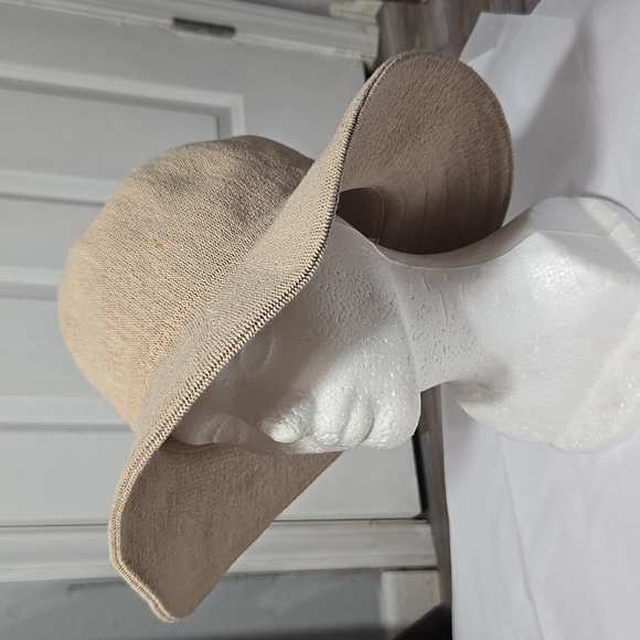 Tan cute medium brim hat Floppy - Picture 1 of 11
